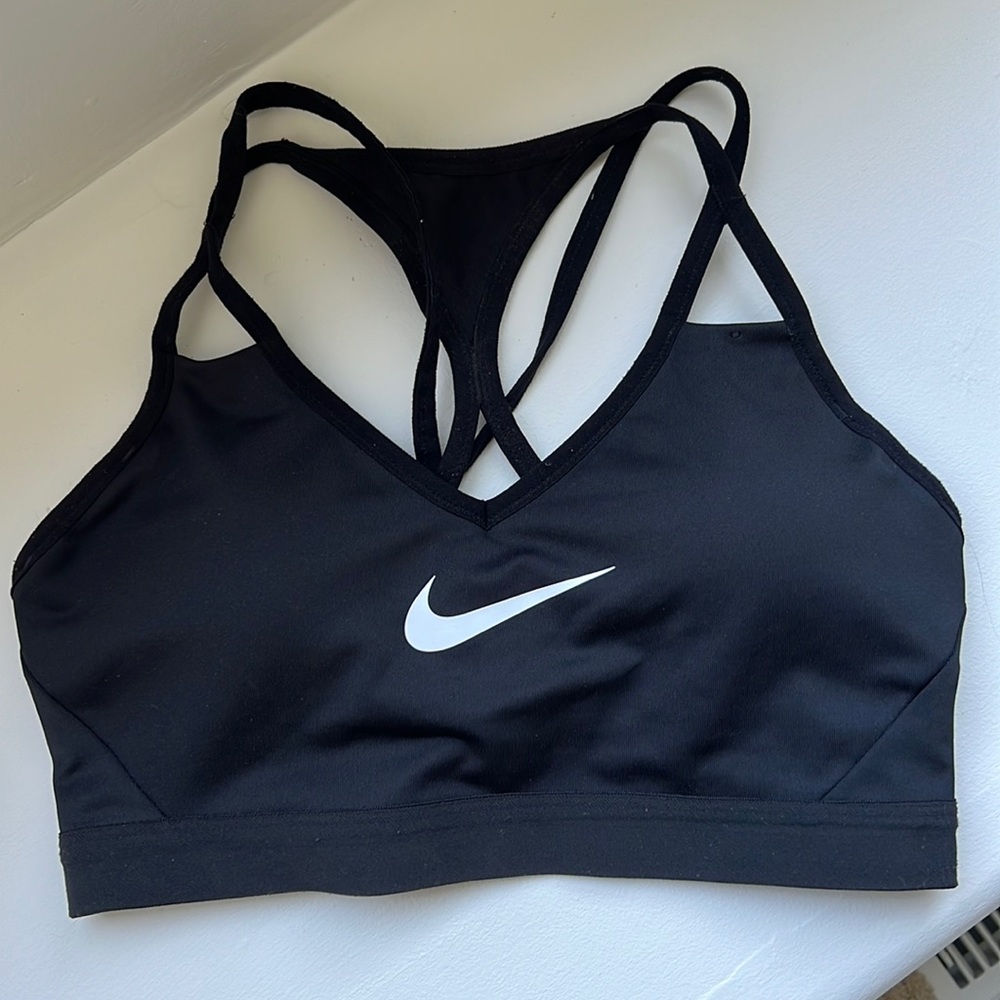 black womens nike sports bra